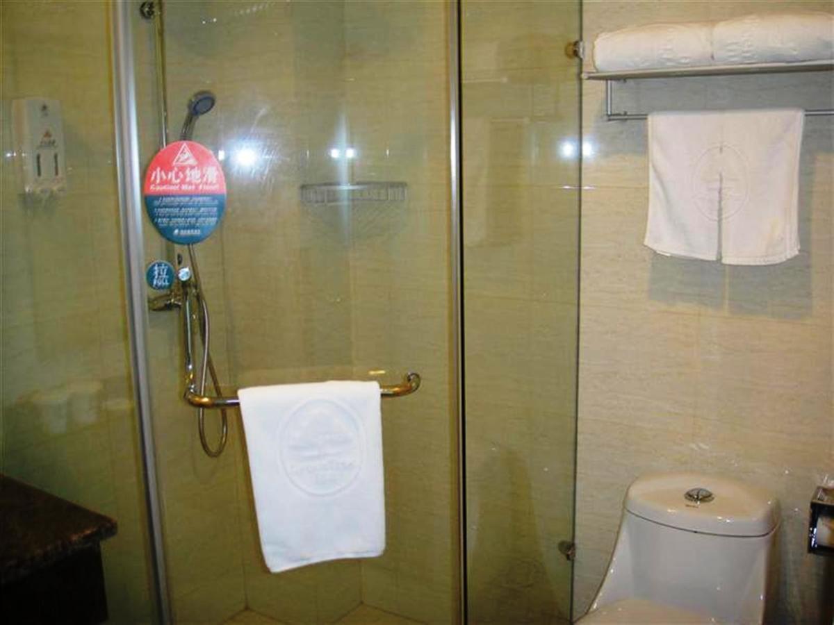 Greentree Inn Shanghai Expo Site South Yanggao Road Subway Station Express Hotel מראה חיצוני תמונה
