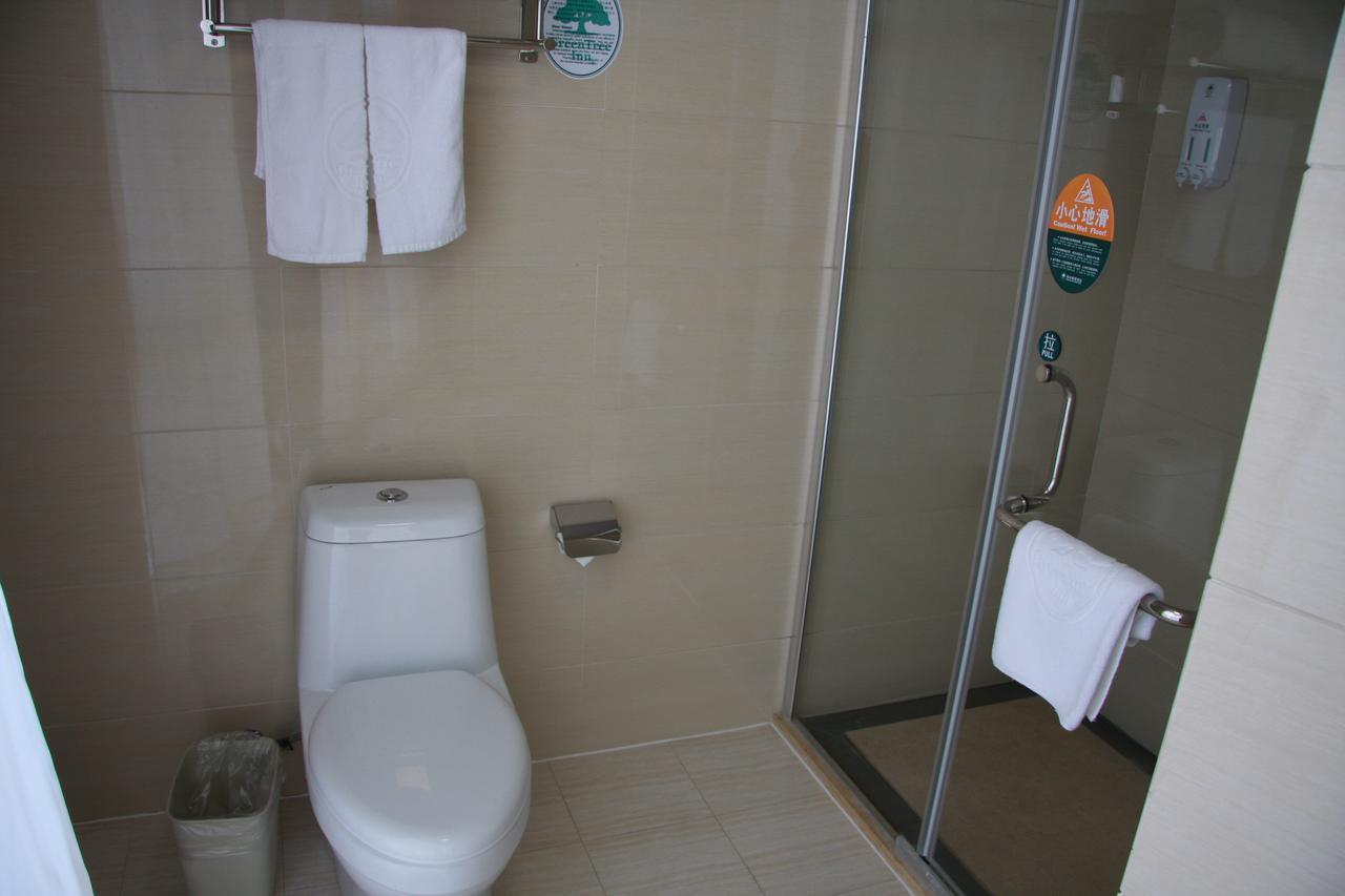 Greentree Inn Shanghai Expo Site South Yanggao Road Subway Station Express Hotel מראה חיצוני תמונה