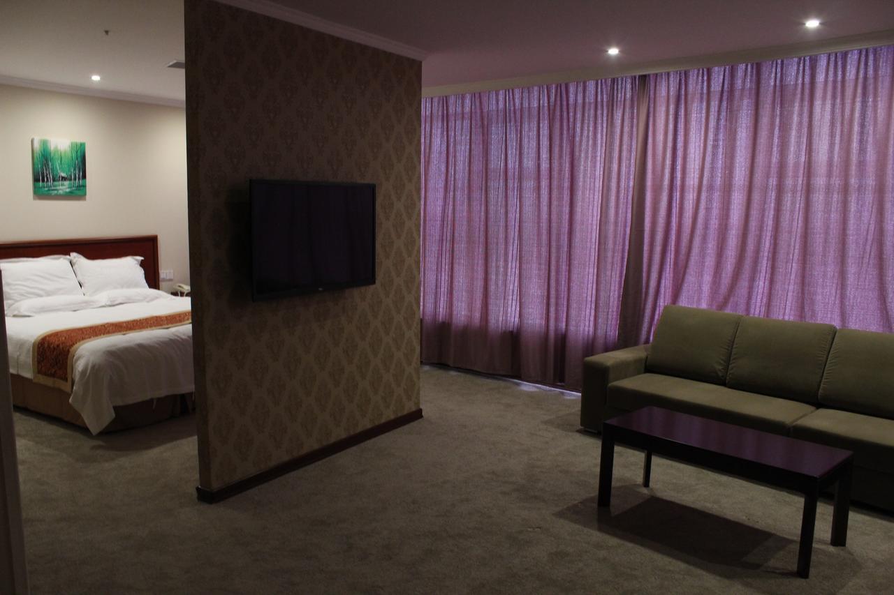 Greentree Inn Shanghai Expo Site South Yanggao Road Subway Station Express Hotel מראה חיצוני תמונה